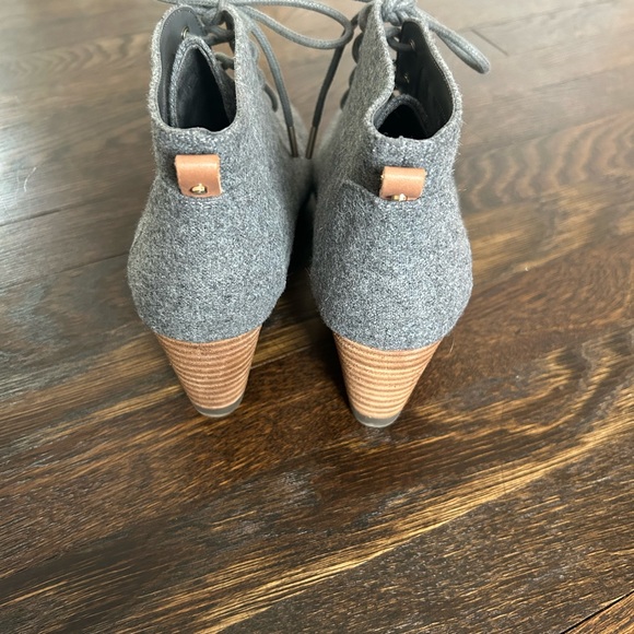 Dr Scholl’s lace up gray wedge heeled booties size 9 NWOT - Picture 4 of 8